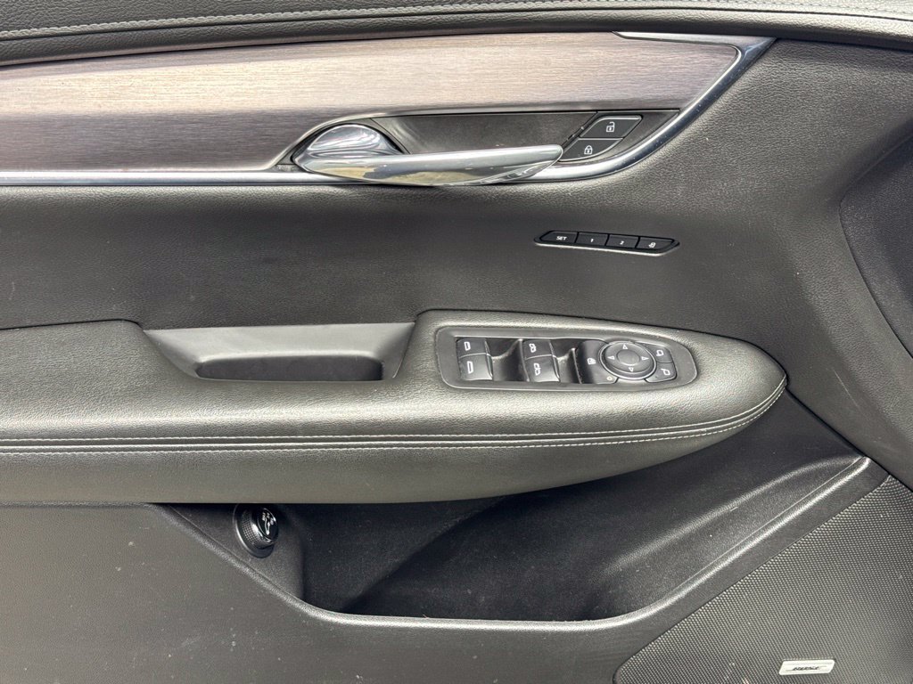 Used 2021 Cadillac XT6 Luxury w/ LPO, Floor Liner Package AWD/4WD image 8