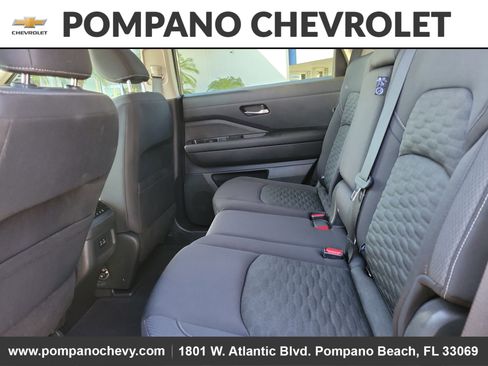 Used 2022 Nissan Pathfinder SV image 13