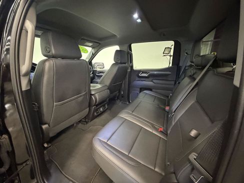 Used 2025 GMC Sierra 1500 SLT AWD/4WD image 24