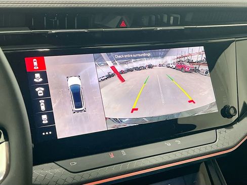 Used 2025 Jeep Wagoneer S Limited image 39