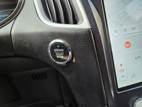 Used 2022 Ford Edge SEL image 7