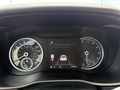 Used 2026 Genesis G70 2.5T RWD image 8