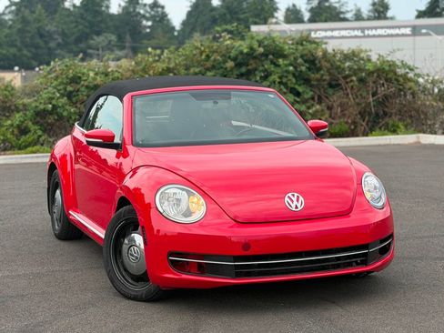 Used 2013 Volkswagen Beetle 2.5 FWD image 2