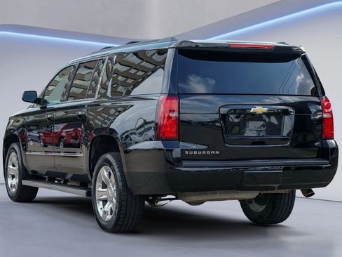 Used 2017 Chevrolet Suburban LT w/ LT Signature Package image 7