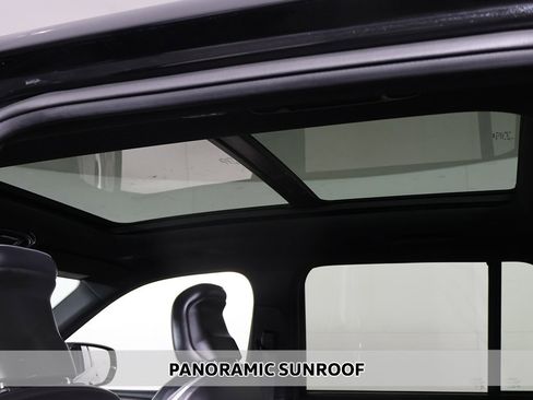 Used 2022 Jeep Grand Cherokee Overland w/ Luxury Tech Group IV image 4