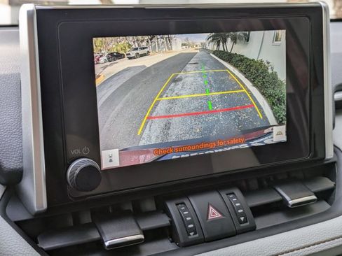 Used 2023 Toyota RAV4 XLE Premium image 11