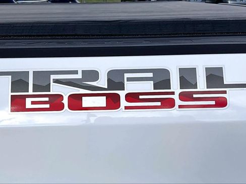 Used 2019 Chevrolet Silverado 1500 LT Trail Boss image 10