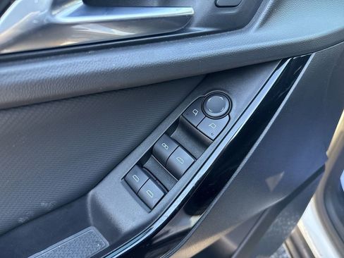 Used 2025 Chevrolet Equinox LT FWD image 12