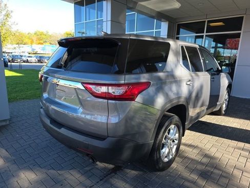 Used 2020 Chevrolet Traverse LS image 4