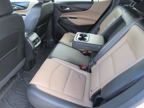 Used 2024 Chevrolet Equinox Premier image 11