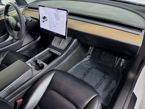 Used 2021 Tesla Model 3 Standard Range Plus image 29