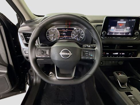 Used 2026 Nissan Rogue SV image 13