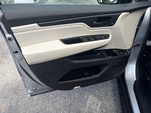 Certified 2025 Honda Odyssey EX-L image 18
