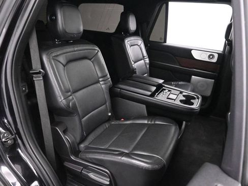Used 2020 Lincoln Navigator Reserve w/ Luxury Package RWD image 20