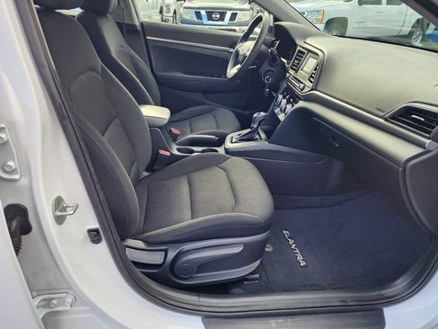 Used 2019 Hyundai Elantra SE w/ Cargo Package image 24