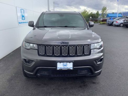 Used 2020 Jeep Grand Cherokee Altitude image 6