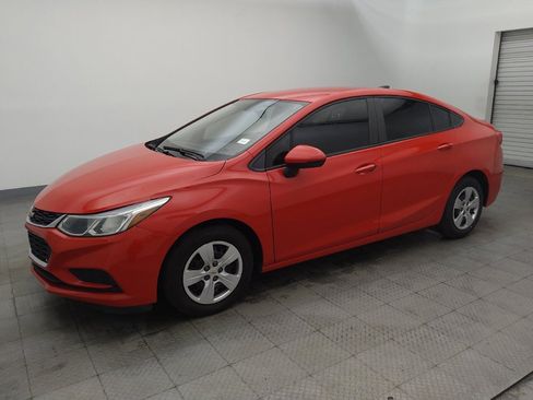 Used 2018 Chevrolet Cruze LS FWD image 2