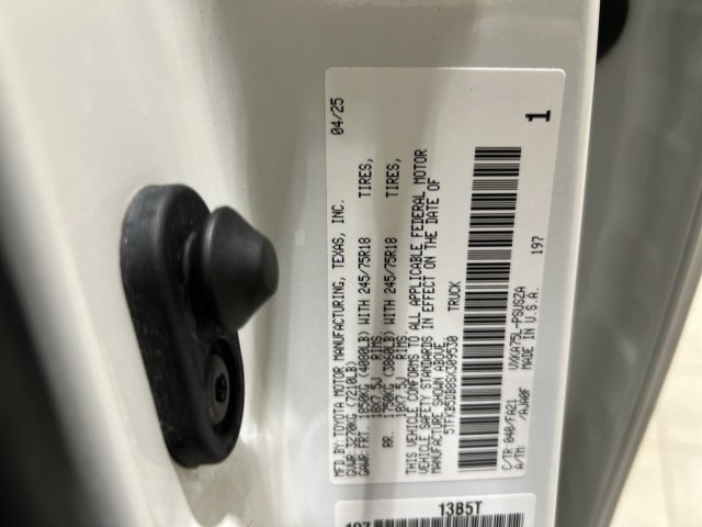 Used 2025 Toyota Tundra SR AWD/4WD image 31