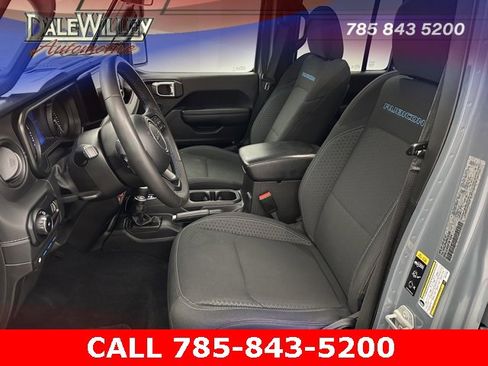 Used 2024 Jeep Wrangler Unlimited Rubicon 4xe image 15