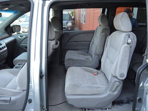 Used 2010 Honda Odyssey LX image 14
