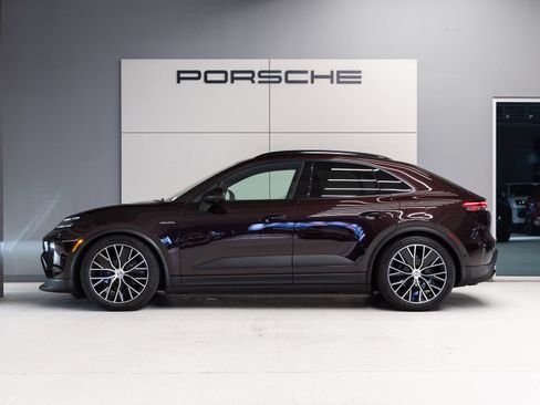 Used 2025 Porsche Macan Electric RWD image 2