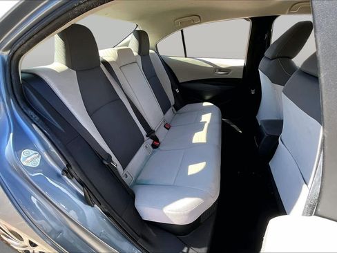 Used 2021 Toyota Corolla LE FWD image 17