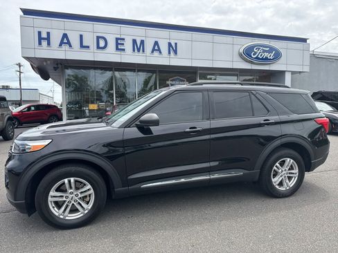 Used 2023 Ford Explorer XLT w/ Class IV Trailer Tow Package AWD/4WD image 1