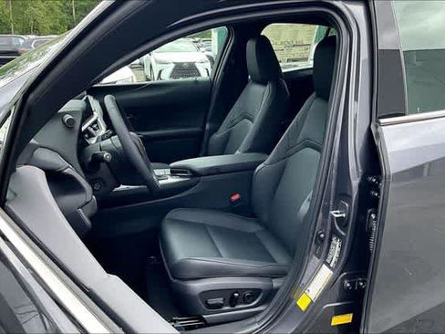 New 2026 Lexus UX 300h AWD image 9