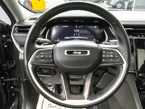 Used 2022 Jeep Grand Cherokee L Limited image 24