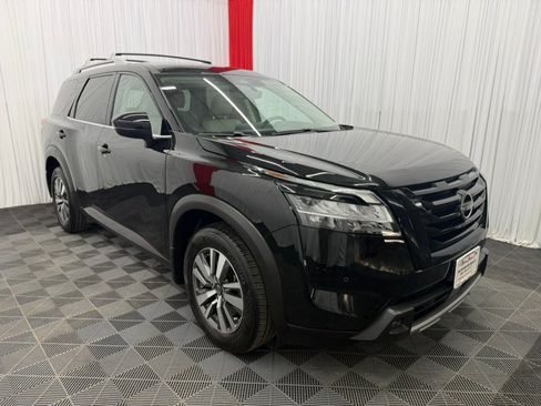 Used 2023 Nissan Pathfinder SL w/ Lighting Package (N92) AWD/4WD image 4