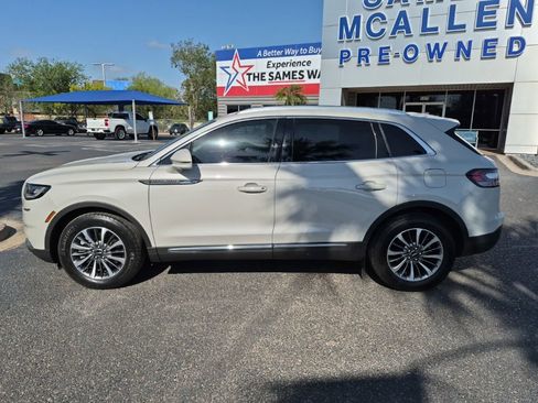 Used 2023 Lincoln Nautilus FWD w/ Premium Package image 2