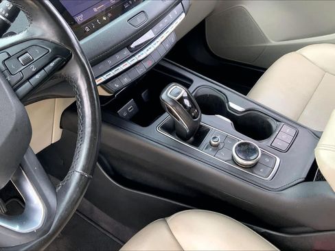 Used 2019 Cadillac XT4 Premium Luxury FWD image 16