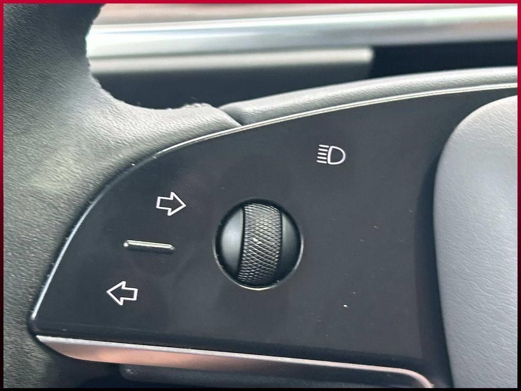 Used 2024 Tesla Model X AWD/4WD image 30