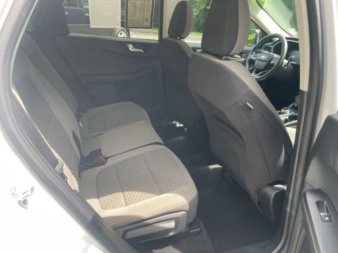 Used 2021 Ford Escape SE image 21