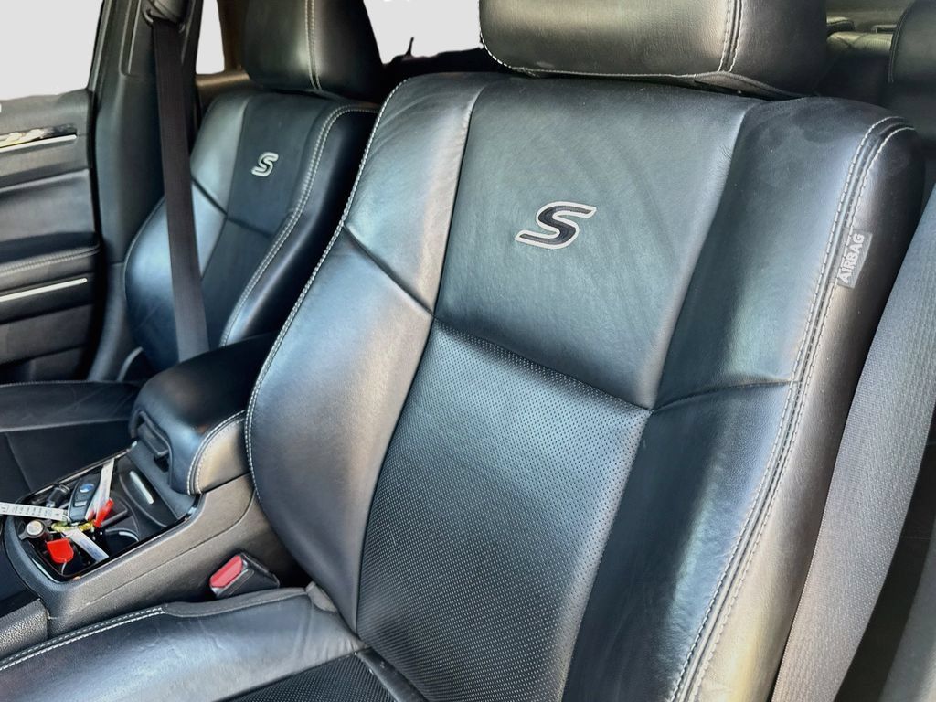 Used 2022 Chrysler 300 S w/ Comfort Group RWD image 20