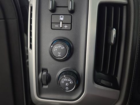 Used 2018 GMC Sierra 1500 SLT w/ SLT Premium Package AWD/4WD image 19