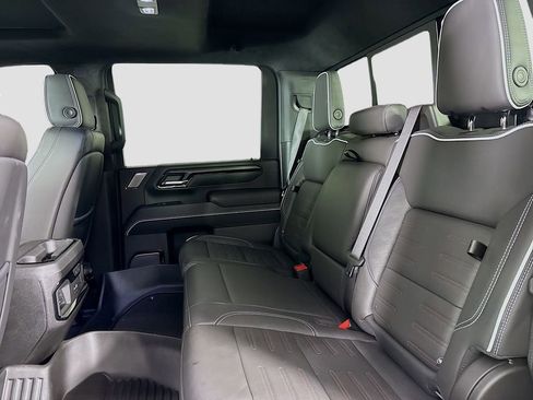 Used 2025 GMC Sierra 2500 AT4X image 29