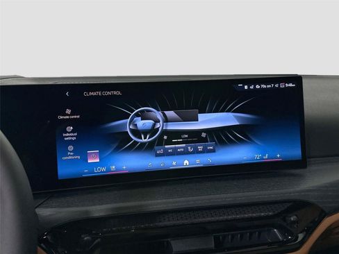 New 2025 BMW 330i Sedan w/ Premium Package RWD image 28