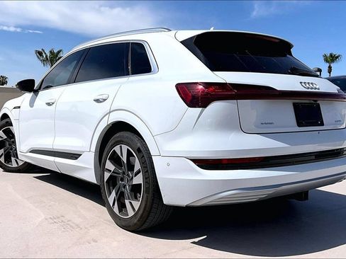 Used 2022 Audi e-tron Premium Plus AWD/4WD image 4