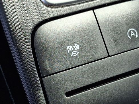 Certified 2023 Ford Escape Active AWD/4WD image 24