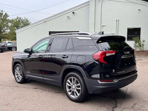 Used 2022 GMC Terrain SLT w/ Infotainment Package II AWD/4WD image 4