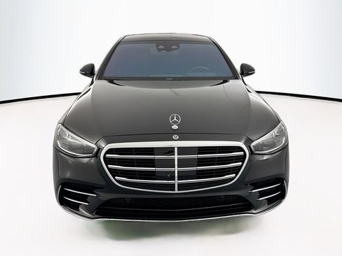 Used 2023 Mercedes-Benz S 580 4MATIC Sedan image 2