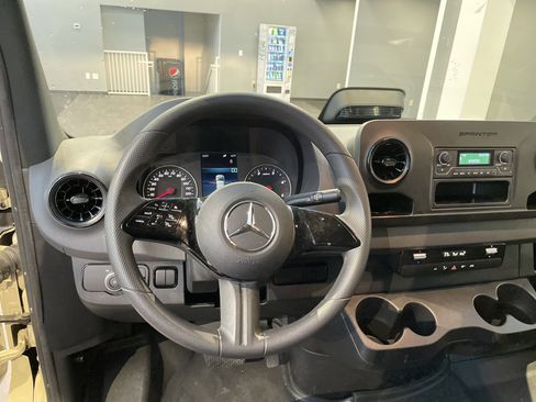 Used 2025 Mercedes-Benz Sprinter 2500 image 20