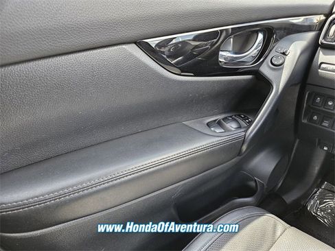 Used 2022 Nissan Rogue Sport SL image 25