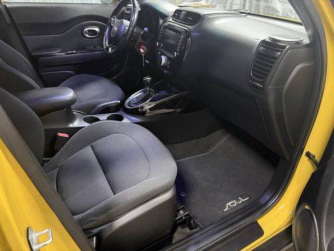 Used 2014 Kia Soul ! w/ Sun & Sound Package FWD image 11