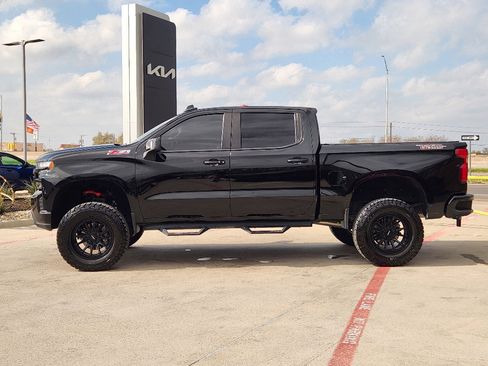 Used 2021 Chevrolet Silverado 1500 LT Trail Boss w/ Convenience Package II image 4