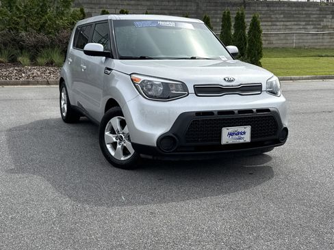 Used 2018 Kia Soul image 2