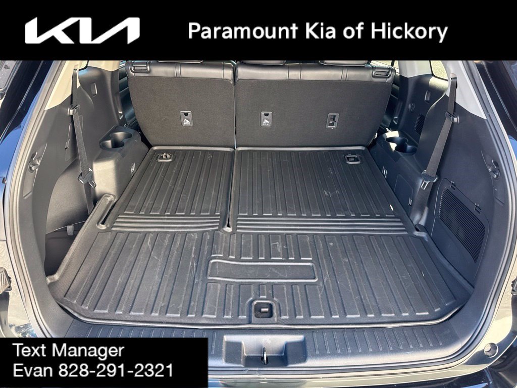 Used 2023 Toyota Highlander XLE FWD image 11