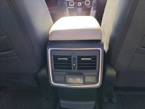 Used 2023 Subaru Forester Premium w/ Popular Package #2 image 17