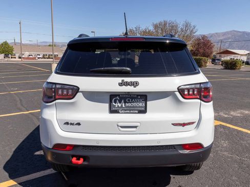 Used 2025 Jeep Compass Trailhawk AWD/4WD image 5